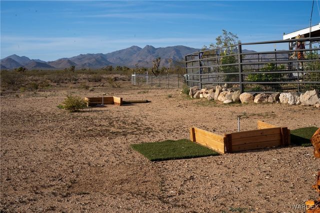 7190 E Red Barrel Road, Yucca, AZ 86438