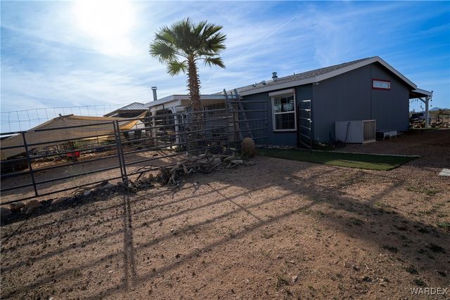 7190 E Red Barrel Road, Yucca, AZ 86438