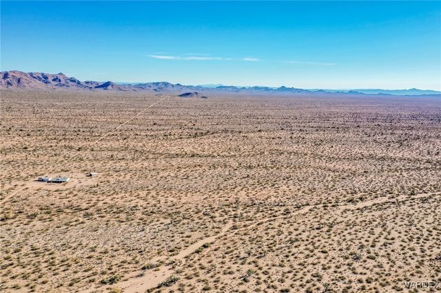 7190 E Red Barrel Road, Yucca, AZ 86438