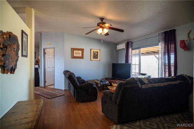 7190 E Red Barrel Road, Yucca, AZ 86438