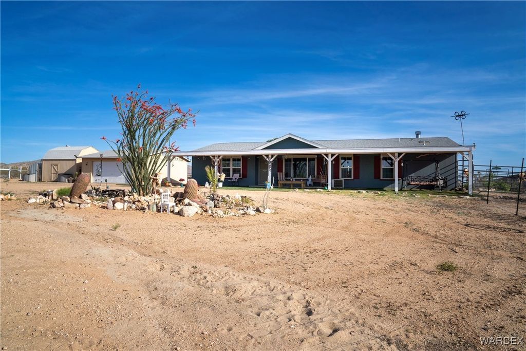 7190 E Red Barrel Road, Yucca, AZ 86438