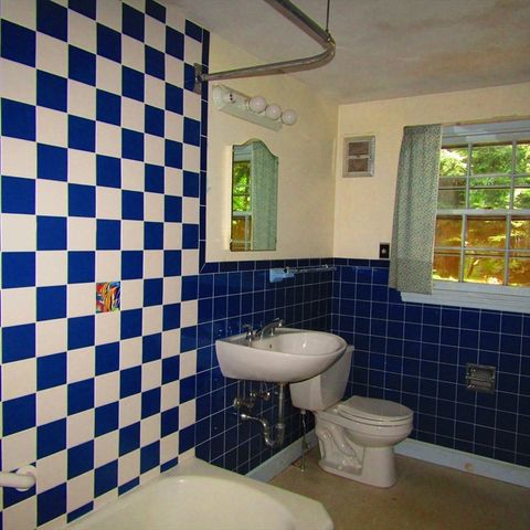 144 West Street, Amherst, MA 01002