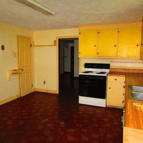 144 West Street, Amherst, MA 01002