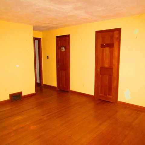 144 West Street, Amherst, MA 01002