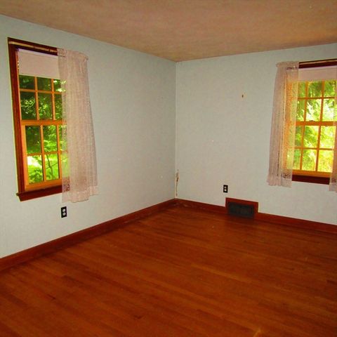 144 West Street, Amherst, MA 01002