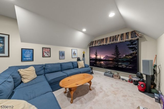 2 Sutton Ct, Hardyston Twp., NJ 07419