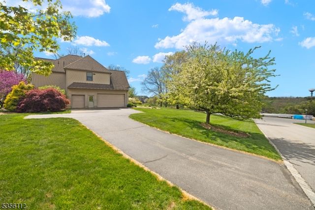 2 Sutton Ct, Hardyston Twp., NJ 07419