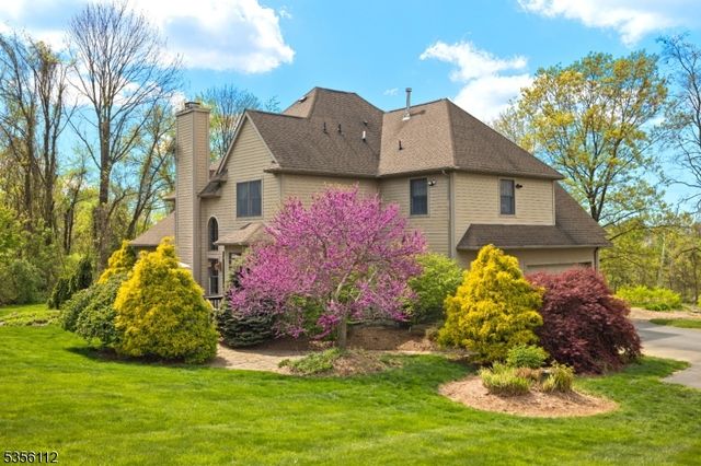 2 Sutton Ct, Hardyston Twp., NJ 07419