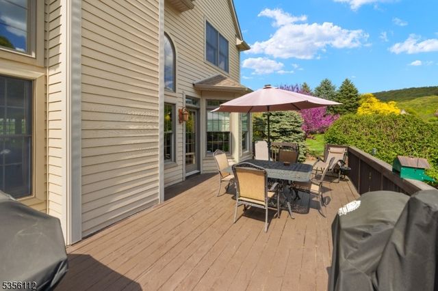 2 Sutton Ct, Hardyston Twp., NJ 07419