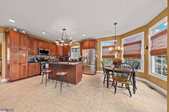 2 Sutton Ct, Hardyston Twp., NJ 07419