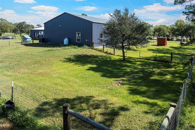 1416 Avenue L, Santa Fe, TX 77510