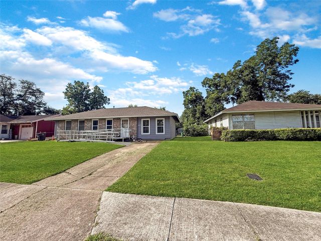 8630 Anacortes Street, Houston, TX 77061