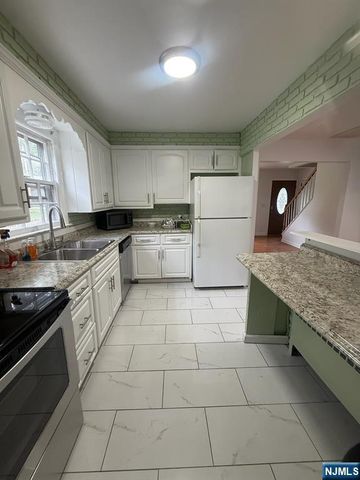 533 Ramapo Valley Road, Oakland, NJ 07436