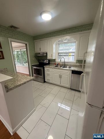 533 Ramapo Valley Road, Oakland, NJ 07436