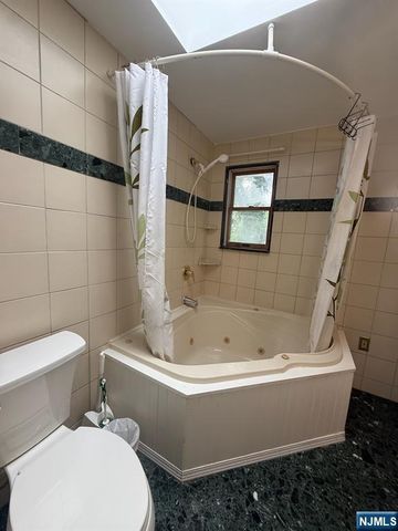 533 Ramapo Valley Road, Oakland, NJ 07436