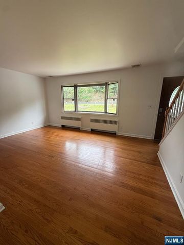 533 Ramapo Valley Road, Oakland, NJ 07436