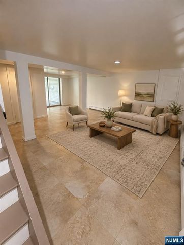 533 Ramapo Valley Road, Oakland, NJ 07436