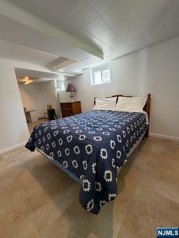 533 Ramapo Valley Road, Oakland, NJ 07436