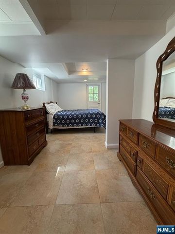 533 Ramapo Valley Road, Oakland, NJ 07436