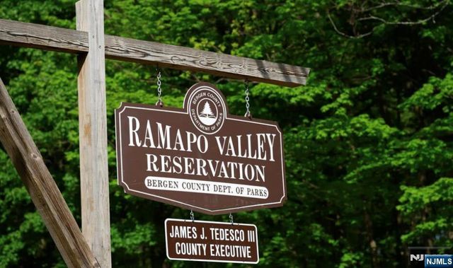 533 Ramapo Valley Road, Oakland, NJ 07436