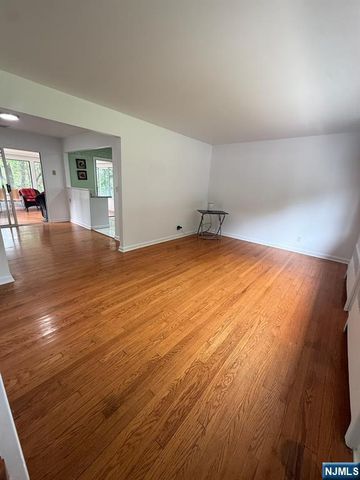 533 Ramapo Valley Road, Oakland, NJ 07436