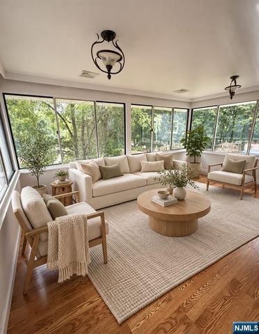 533 Ramapo Valley Road, Oakland, NJ 07436