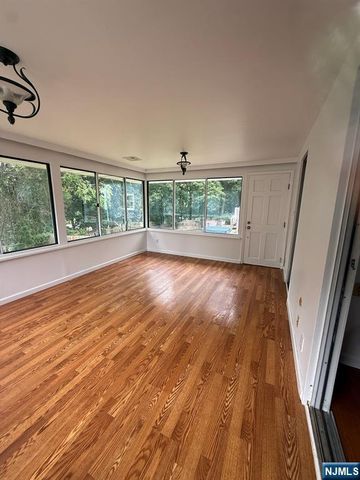 533 Ramapo Valley Road, Oakland, NJ 07436