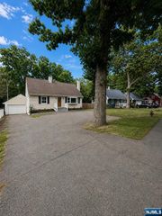 533 Ramapo Valley Road, Oakland, NJ 07436