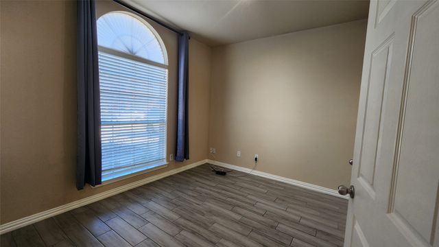 420 Misty Lane, Lewisville, TX 75067
