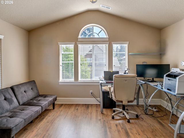 7913 Sw LEISER Ln, Portland, OR 97224