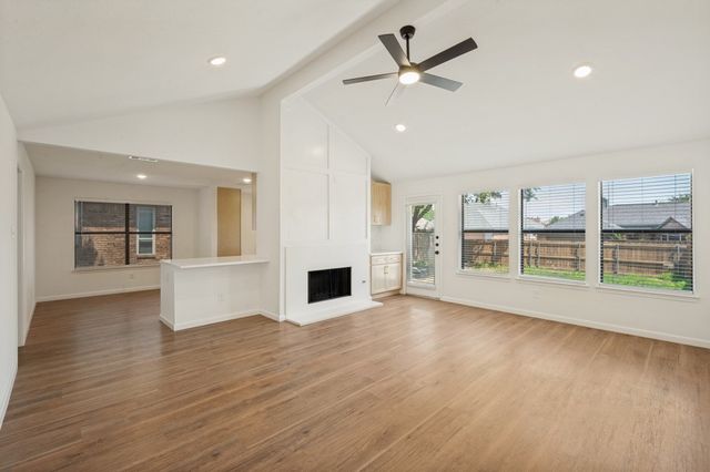 1637 Crosshaven Drive, Lewisville, TX 75077