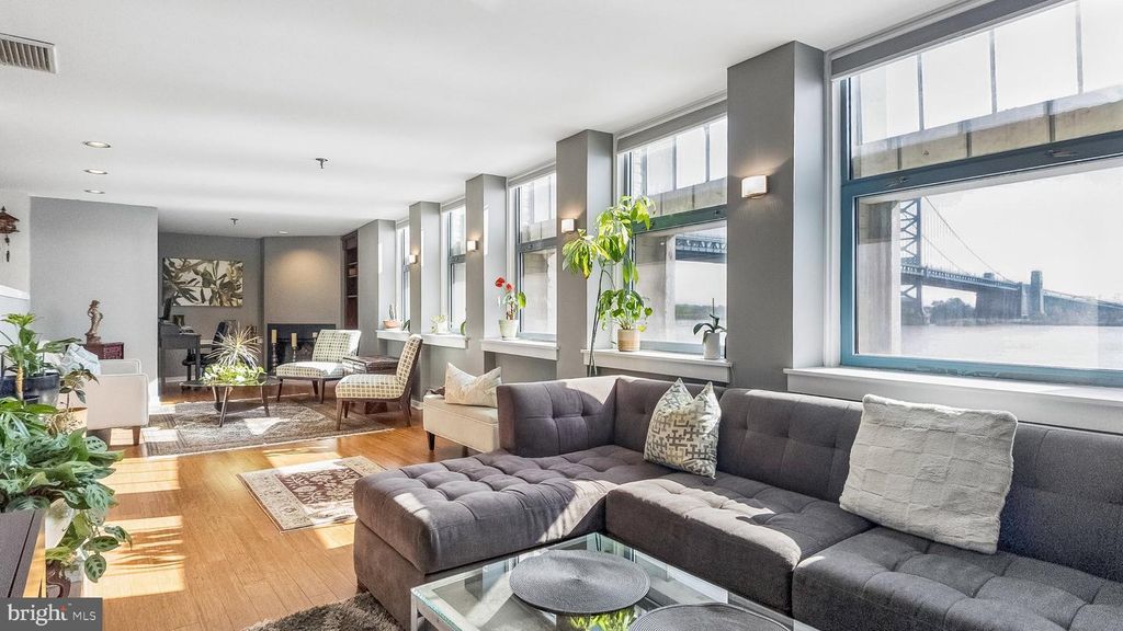 7 N CHRISTOPHER COLUMBUS BLVD #246, PHILADELPHIA, PA 19106 — exterior
