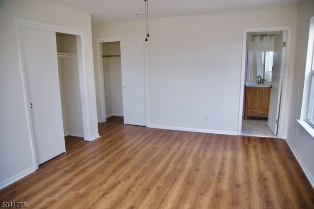 26 Millie Ln, East Hanover Twp., NJ 07936