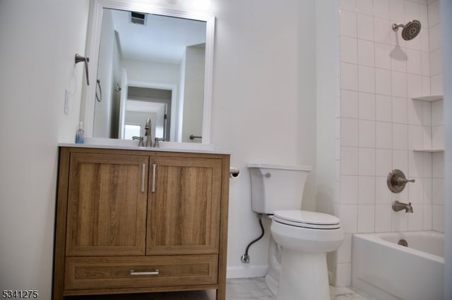 26 Millie Ln, East Hanover Twp., NJ 07936