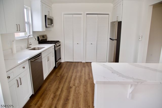 26 Millie Ln, East Hanover Twp., NJ 07936