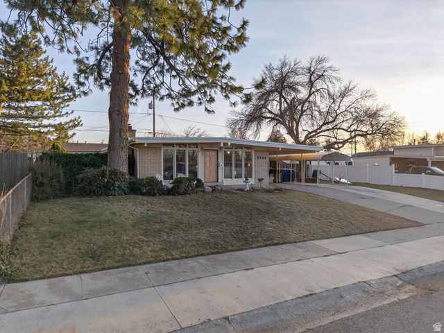 2744 E 7265 S, Cottonwood Heights, UT 84121