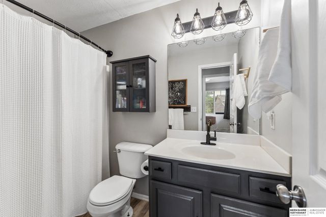 18932 U Street, Omaha, NE 68135
