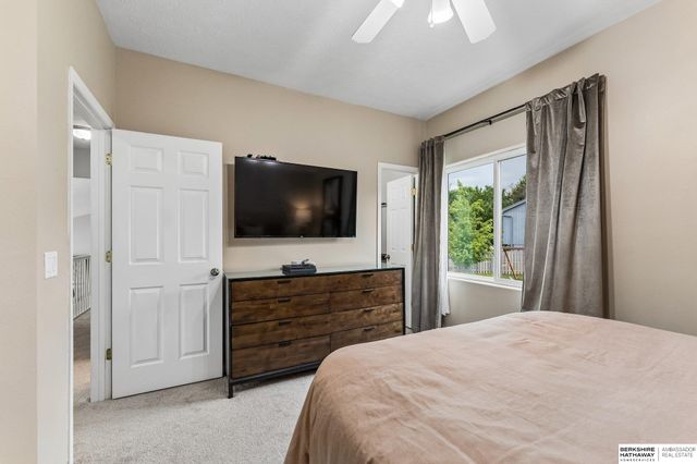 18932 U Street, Omaha, NE 68135