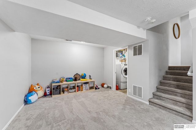 18932 U Street, Omaha, NE 68135