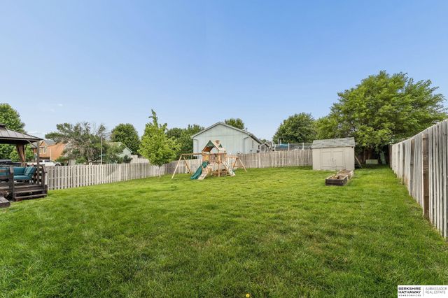 18932 U Street, Omaha, NE 68135
