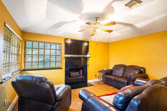 8610 Crystal Cove Court, Houston, TX 77044