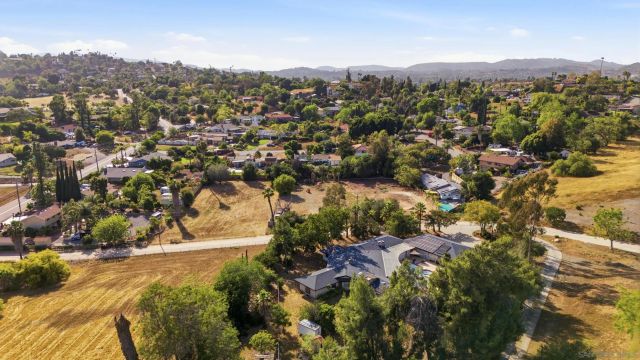 Birch Ave E, Escondido, CA 92027
