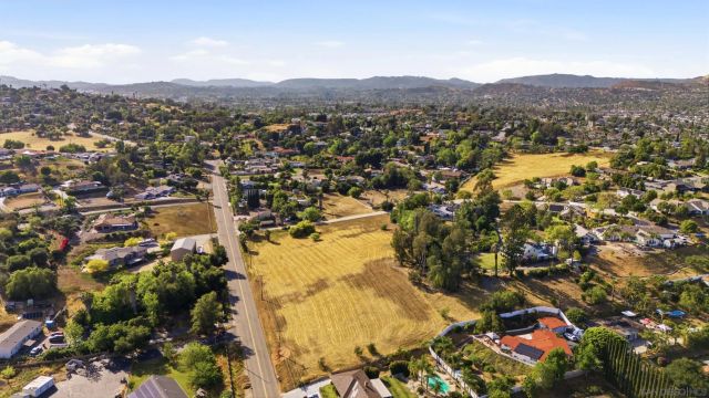 Birch Ave E, Escondido, CA 92027