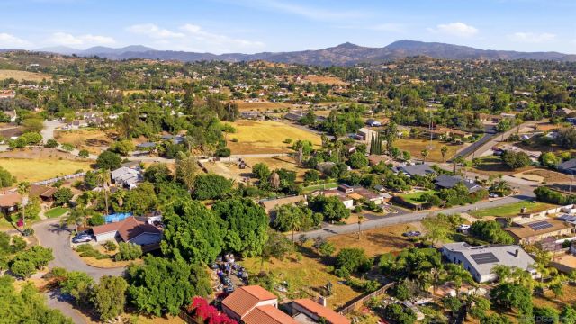 Birch Ave E, Escondido, CA 92027