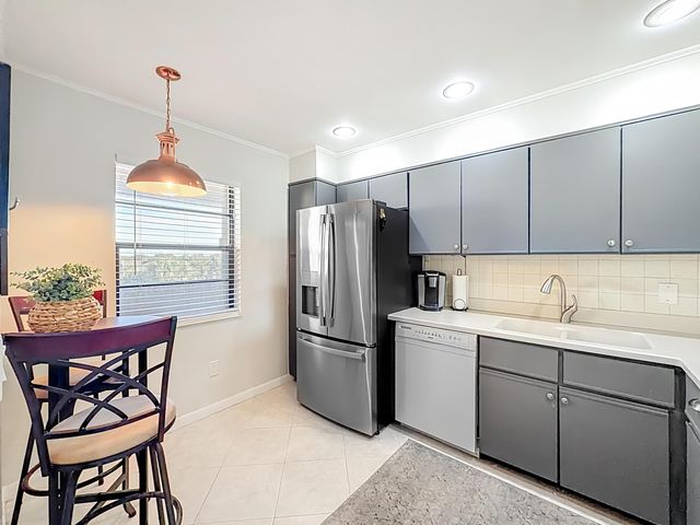 150 Lake Nancy Lane 419, West Palm Beach, FL 33411