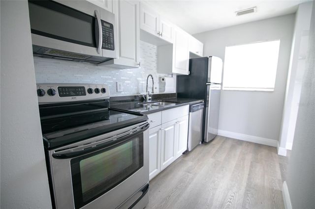 1831 AARON AVENUE, Orlando, FL 32811