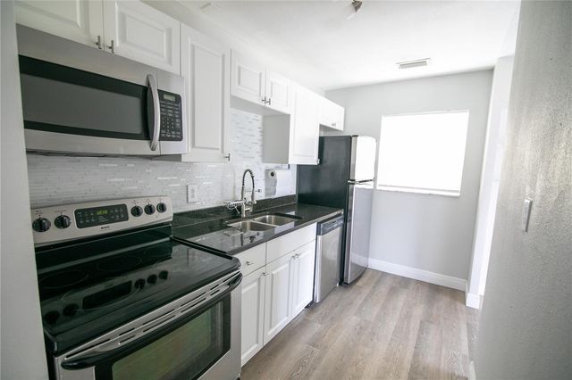 1831 AARON AVENUE, Orlando, FL 32811