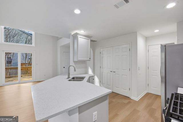 138 Stoneforest Drive, Woodstock, GA 30189