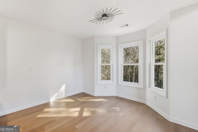 138 Stoneforest Drive, Woodstock, GA 30189