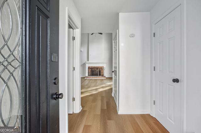 138 Stoneforest Drive, Woodstock, GA 30189